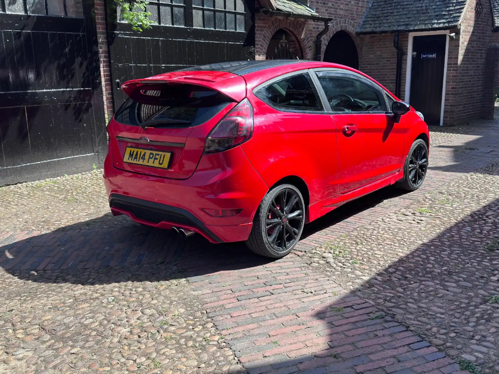 Ford Fiesta ST line
